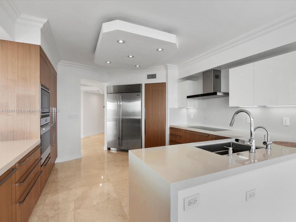 For Sale: $3,395,000 (4 beds, 4 baths, 4080 Square Feet)