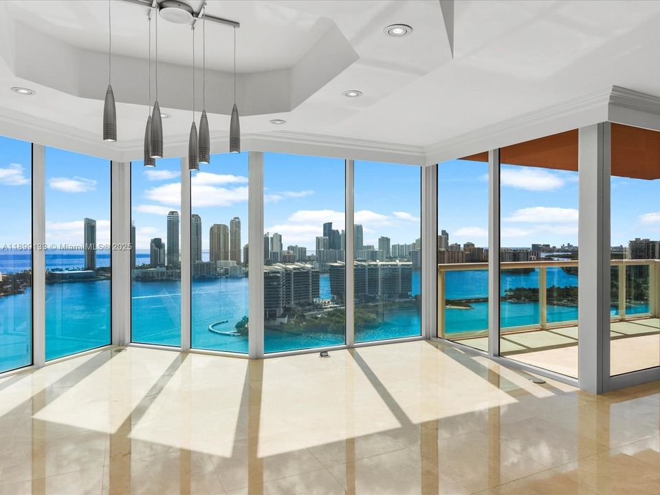 For Sale: $3,395,000 (4 beds, 4 baths, 4080 Square Feet)