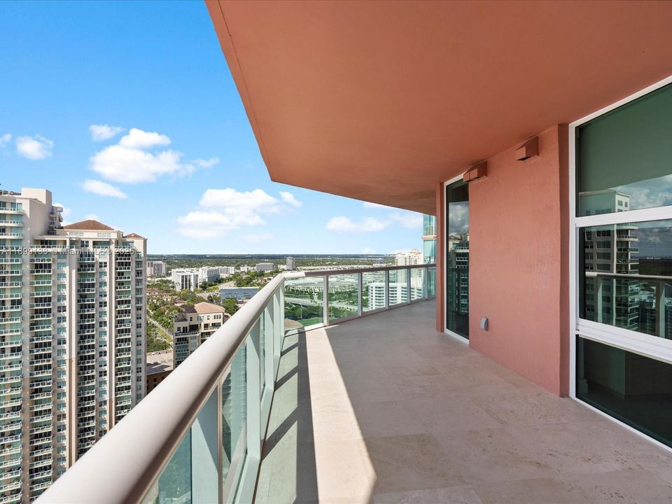 For Sale: $3,395,000 (4 beds, 4 baths, 4080 Square Feet)