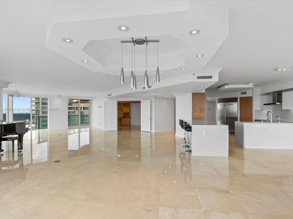 For Sale: $3,395,000 (4 beds, 4 baths, 4080 Square Feet)