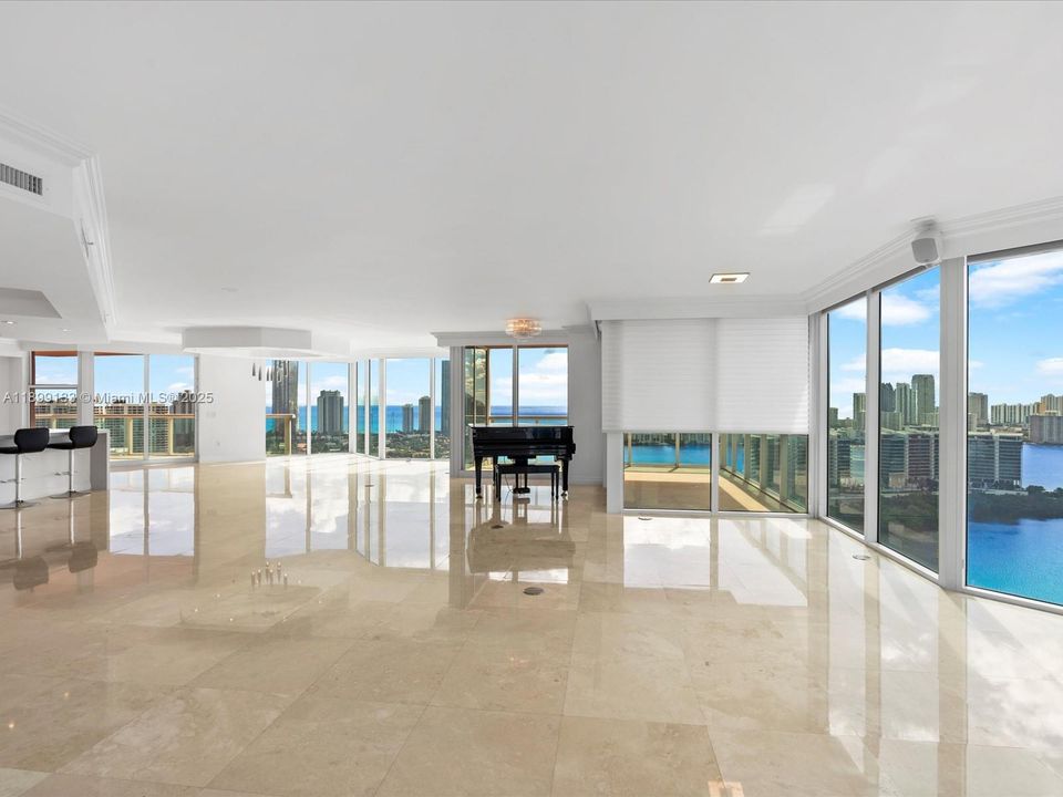 For Sale: $3,395,000 (4 beds, 4 baths, 4080 Square Feet)