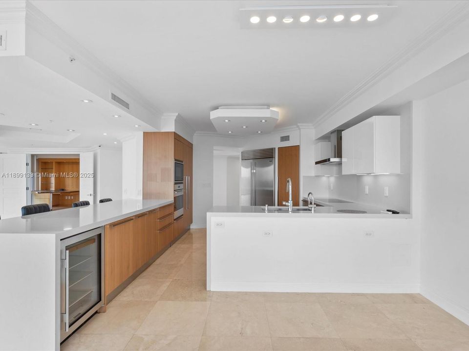 For Sale: $3,395,000 (4 beds, 4 baths, 4080 Square Feet)