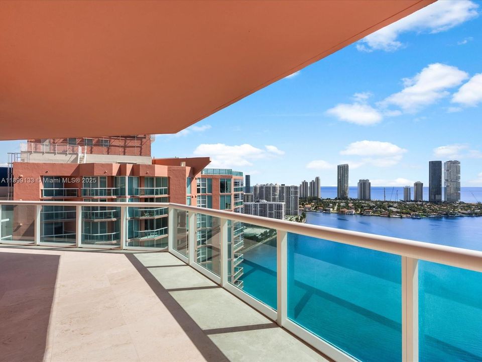 For Sale: $3,395,000 (4 beds, 4 baths, 4080 Square Feet)