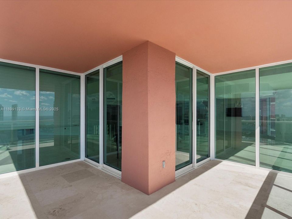 For Sale: $3,395,000 (4 beds, 4 baths, 4080 Square Feet)