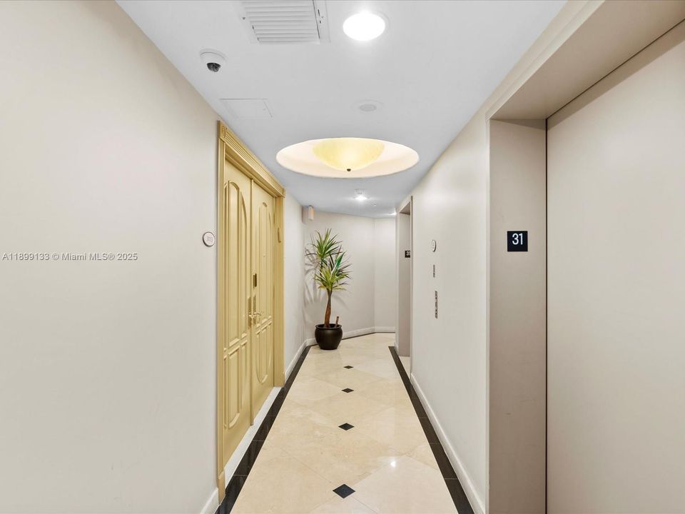 For Sale: $3,395,000 (4 beds, 4 baths, 4080 Square Feet)