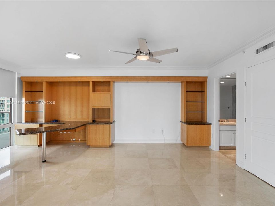 For Sale: $3,395,000 (4 beds, 4 baths, 4080 Square Feet)