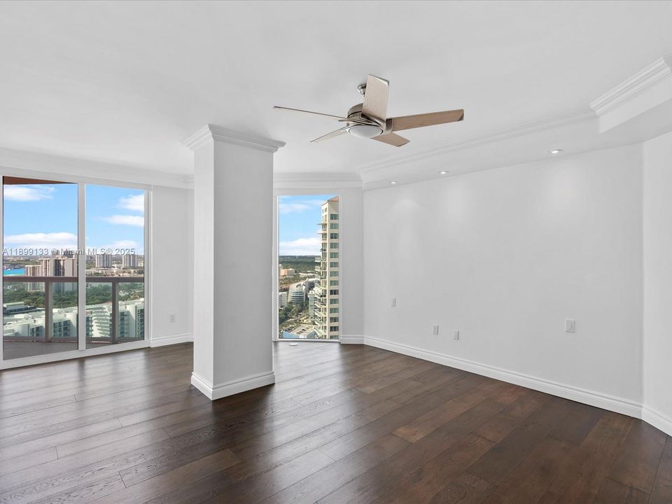 For Sale: $3,395,000 (4 beds, 4 baths, 4080 Square Feet)