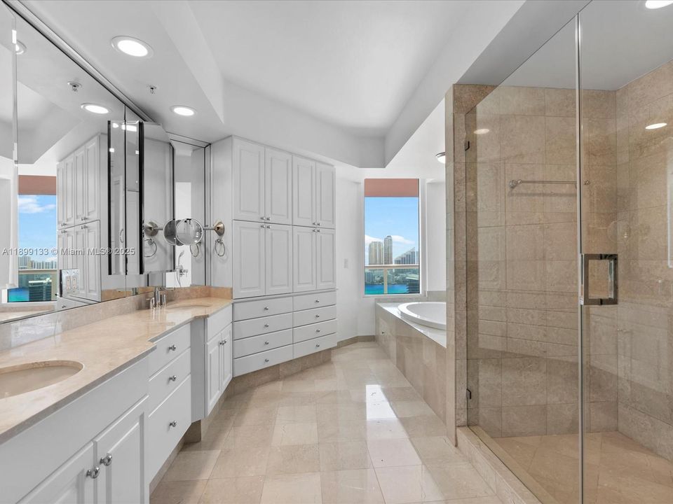 For Sale: $3,395,000 (4 beds, 4 baths, 4080 Square Feet)