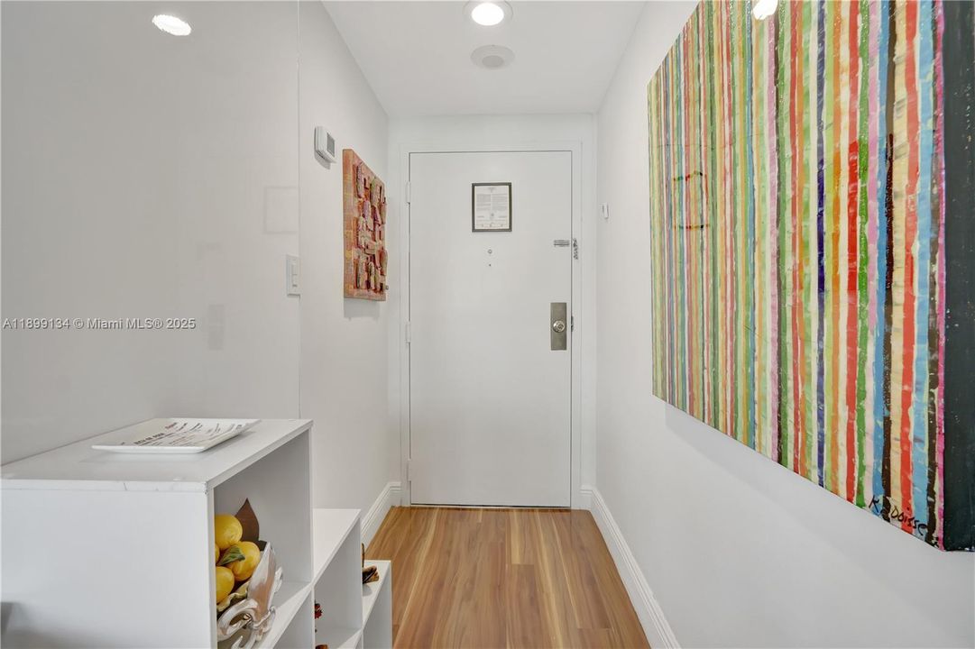 For Rent: $2,400 (0 beds, 1 baths, 440 Square Feet)