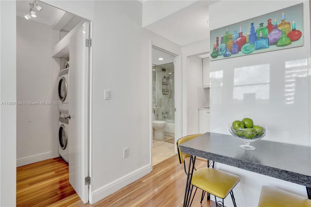 For Rent: $2,400 (0 beds, 1 baths, 440 Square Feet)