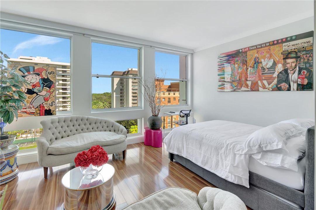 For Rent: $2,400 (0 beds, 1 baths, 440 Square Feet)