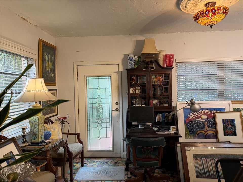 待售: $1,100,000 (5 贝兹, 3 浴室, 2646 平方英尺)