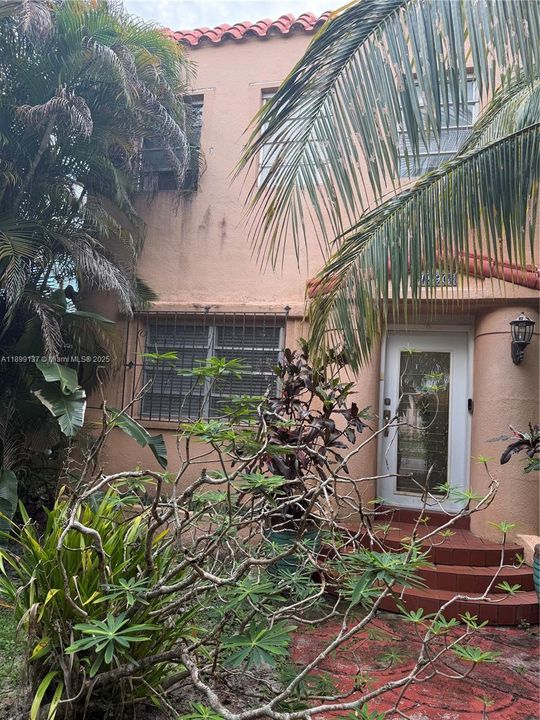 待售: $1,100,000 (5 贝兹, 3 浴室, 2646 平方英尺)