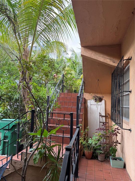 待售: $1,100,000 (5 贝兹, 3 浴室, 2646 平方英尺)