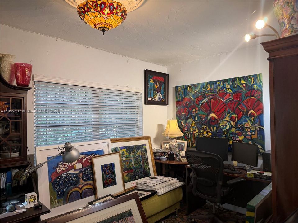 待售: $1,100,000 (5 贝兹, 3 浴室, 2646 平方英尺)