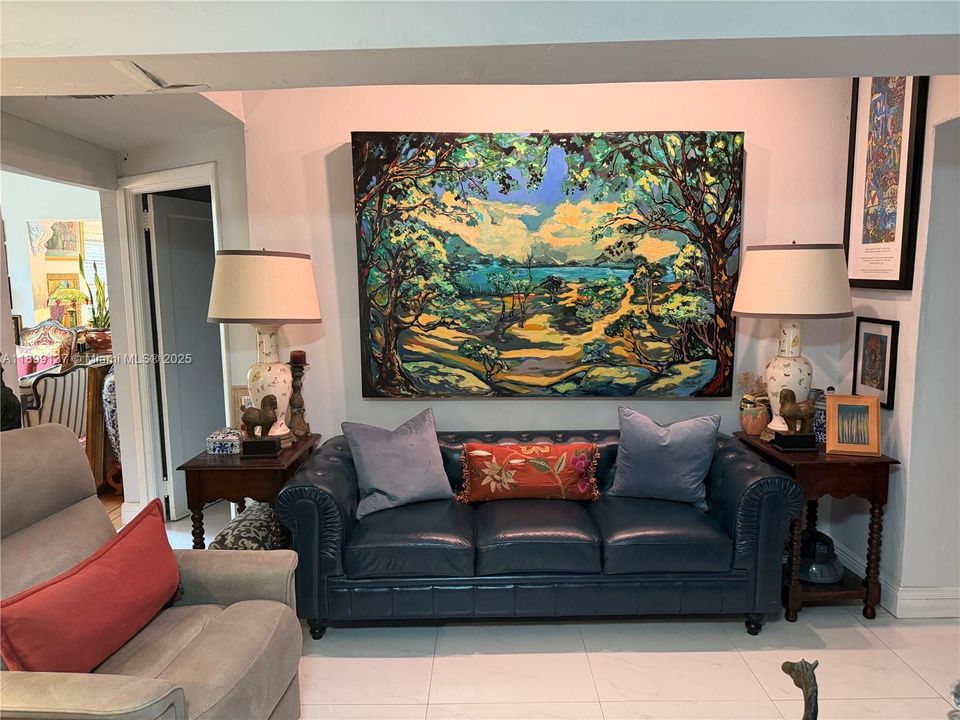 待售: $1,100,000 (5 贝兹, 3 浴室, 2646 平方英尺)