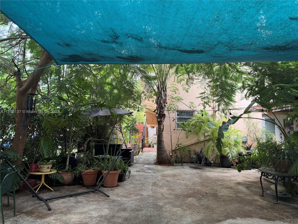 待售: $1,100,000 (5 贝兹, 3 浴室, 2646 平方英尺)