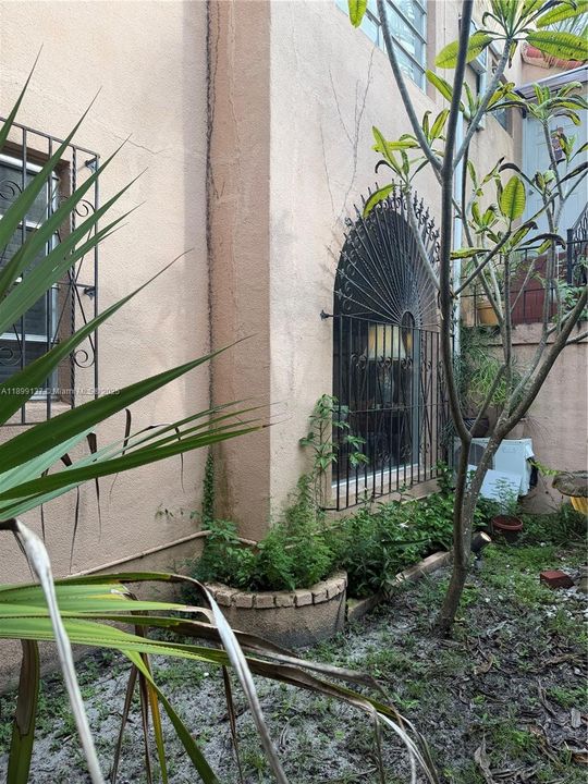 待售: $1,100,000 (5 贝兹, 3 浴室, 2646 平方英尺)