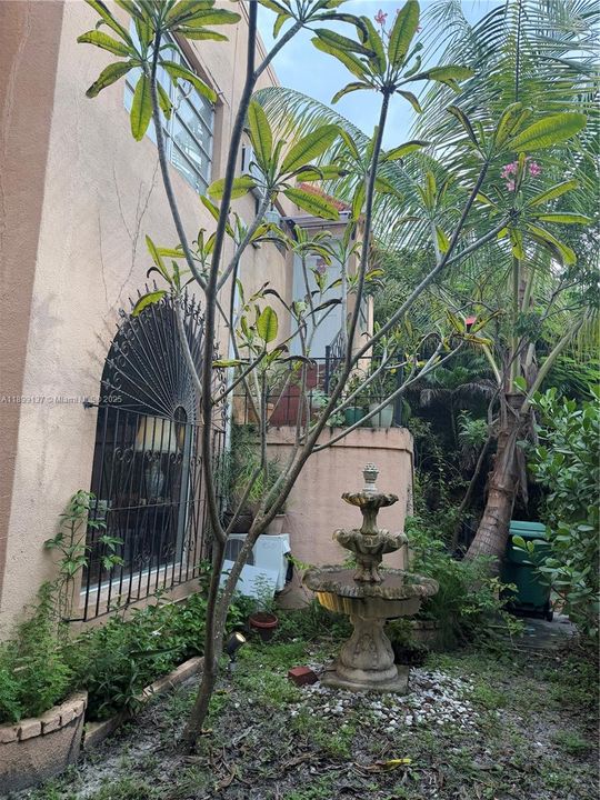 待售: $1,100,000 (5 贝兹, 3 浴室, 2646 平方英尺)