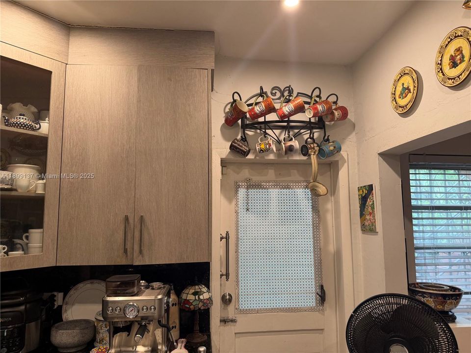 待售: $1,100,000 (5 贝兹, 3 浴室, 2646 平方英尺)