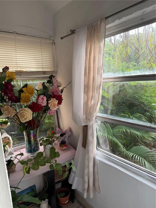 待售: $1,100,000 (5 贝兹, 3 浴室, 2646 平方英尺)