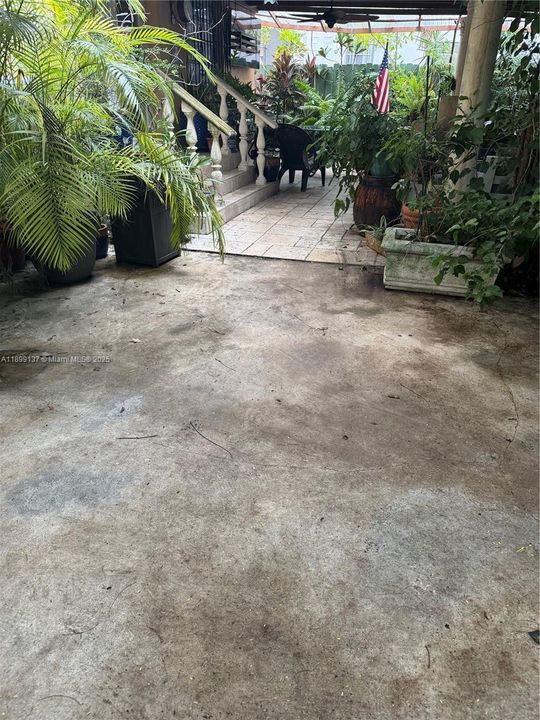 待售: $1,100,000 (5 贝兹, 3 浴室, 2646 平方英尺)