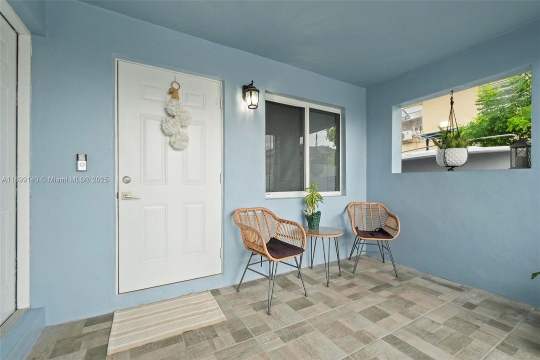 Под контрактом: $2,550 (2 спален, 1 ванн, 0 Квадратных фут)