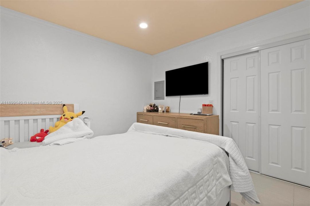 Под контрактом: $2,550 (2 спален, 1 ванн, 0 Квадратных фут)