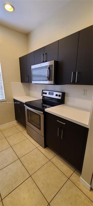 For Rent: $2,200 (3 beds, 2 baths, 1298 Square Feet)