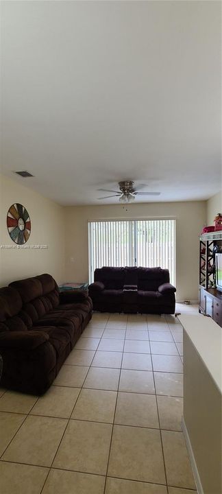 For Rent: $2,200 (3 beds, 2 baths, 1298 Square Feet)