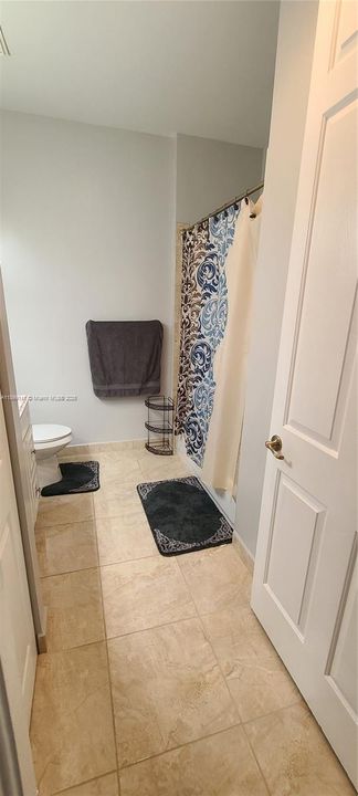 For Rent: $2,200 (3 beds, 2 baths, 1298 Square Feet)