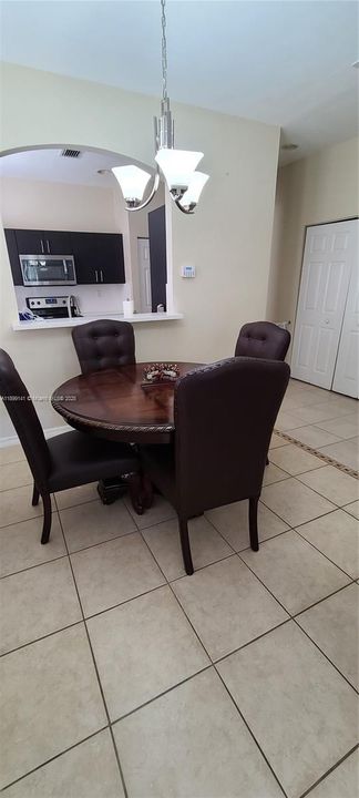 For Rent: $2,200 (3 beds, 2 baths, 1298 Square Feet)