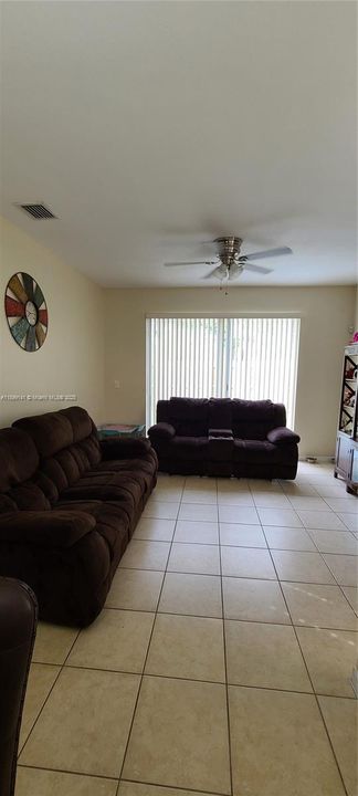 For Rent: $2,200 (3 beds, 2 baths, 1298 Square Feet)