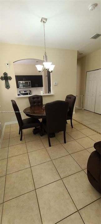 For Rent: $2,200 (3 beds, 2 baths, 1298 Square Feet)