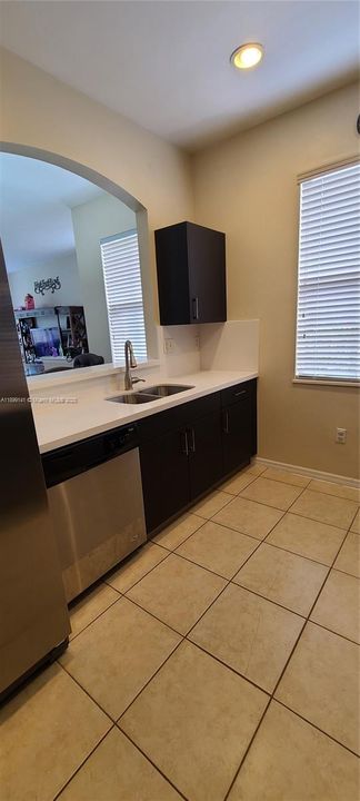 For Rent: $2,200 (3 beds, 2 baths, 1298 Square Feet)
