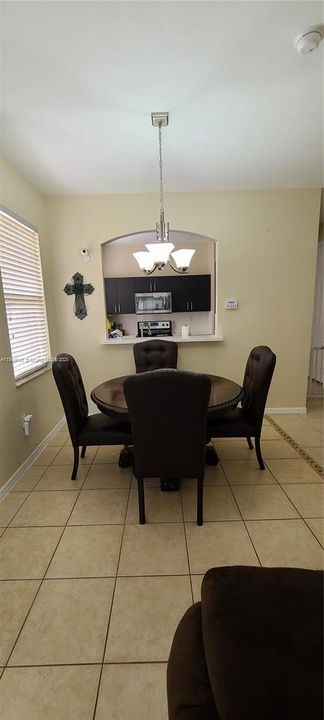 For Rent: $2,200 (3 beds, 2 baths, 1298 Square Feet)