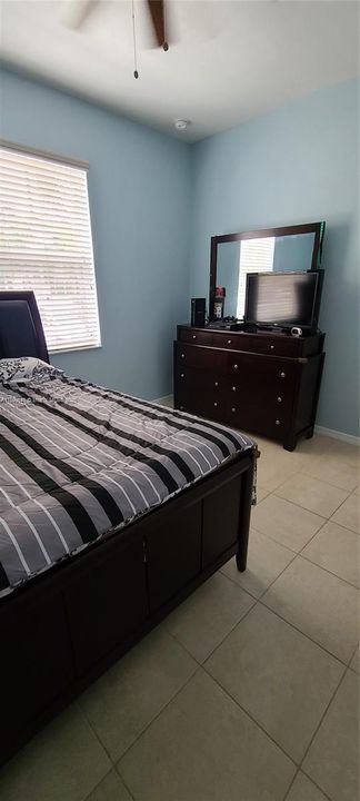 For Rent: $2,200 (3 beds, 2 baths, 1298 Square Feet)