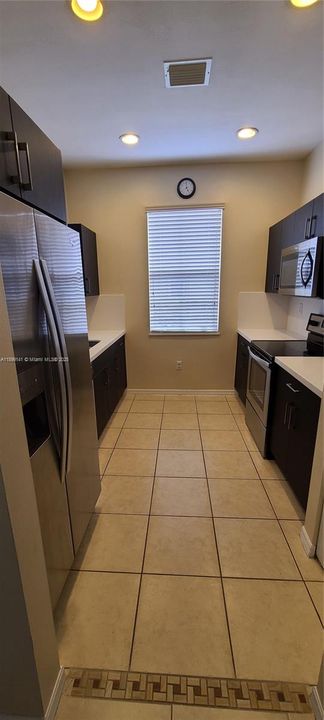 For Rent: $2,200 (3 beds, 2 baths, 1298 Square Feet)