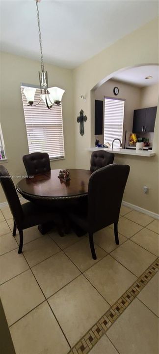 For Rent: $2,200 (3 beds, 2 baths, 1298 Square Feet)