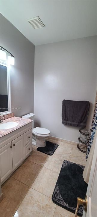 For Rent: $2,200 (3 beds, 2 baths, 1298 Square Feet)