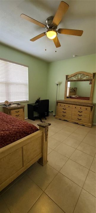 For Rent: $2,200 (3 beds, 2 baths, 1298 Square Feet)