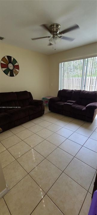 For Rent: $2,200 (3 beds, 2 baths, 1298 Square Feet)