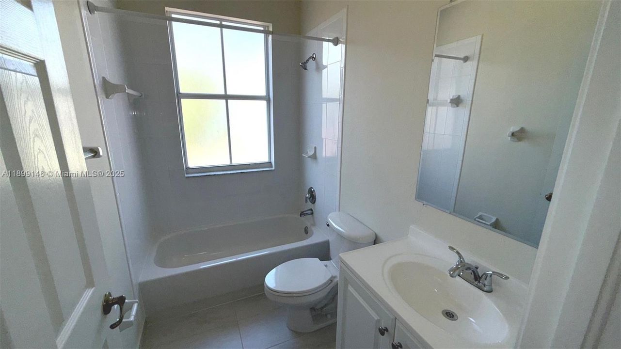 For Rent: $2,450 (3 beds, 2 baths, 1679 Square Feet)