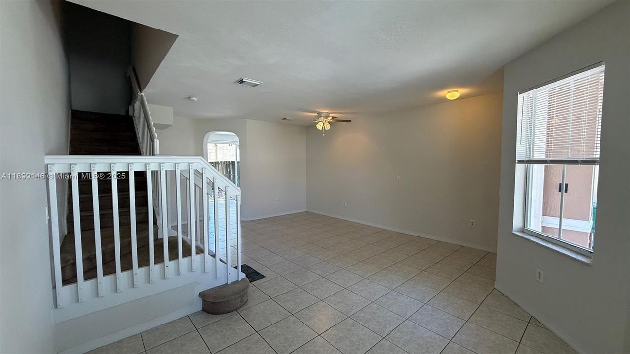 For Rent: $2,450 (3 beds, 2 baths, 1679 Square Feet)