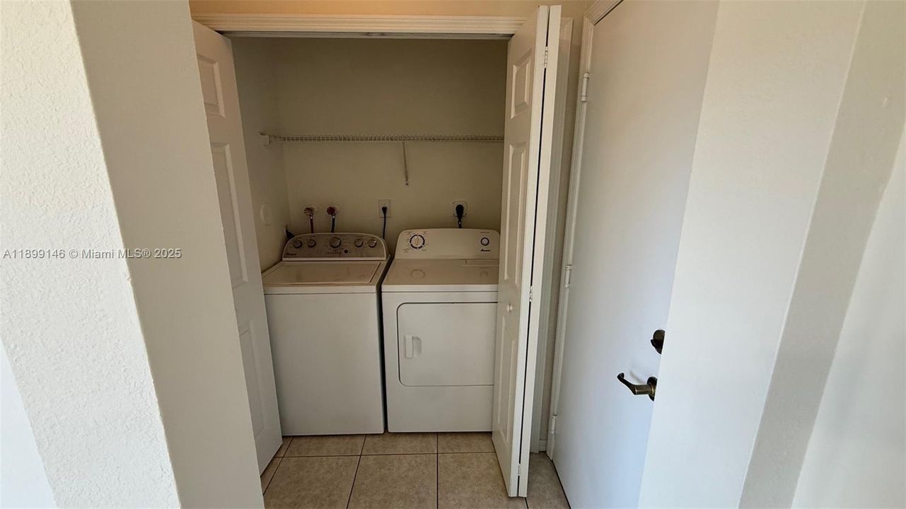 For Rent: $2,450 (3 beds, 2 baths, 1679 Square Feet)