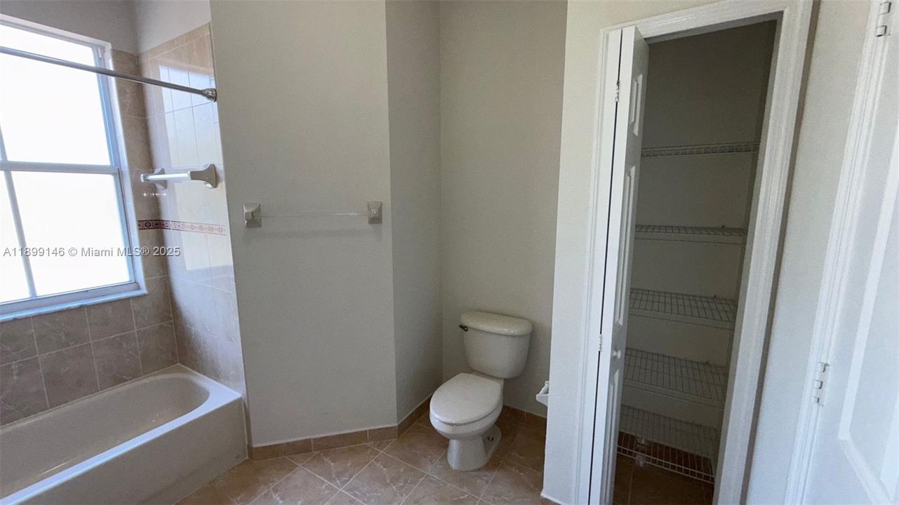 For Rent: $2,450 (3 beds, 2 baths, 1679 Square Feet)