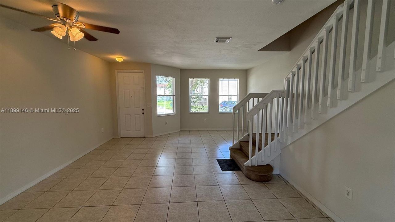 For Rent: $2,450 (3 beds, 2 baths, 1679 Square Feet)