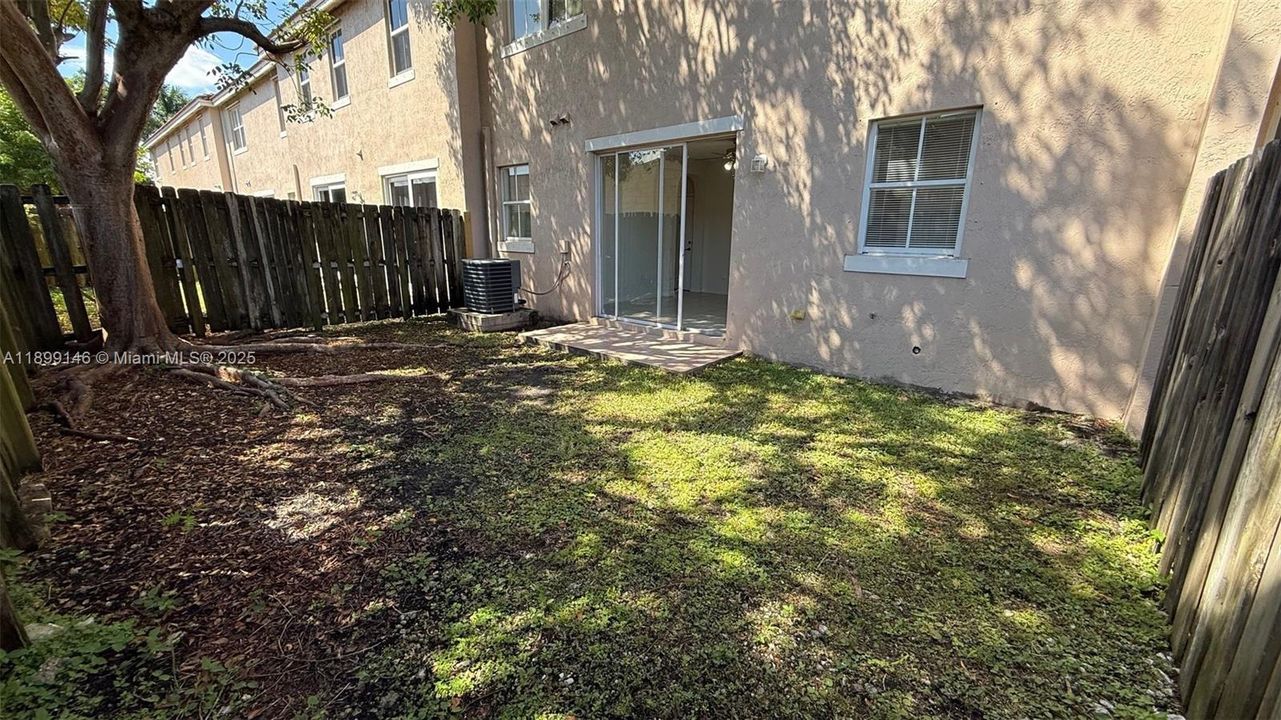 For Rent: $2,450 (3 beds, 2 baths, 1679 Square Feet)