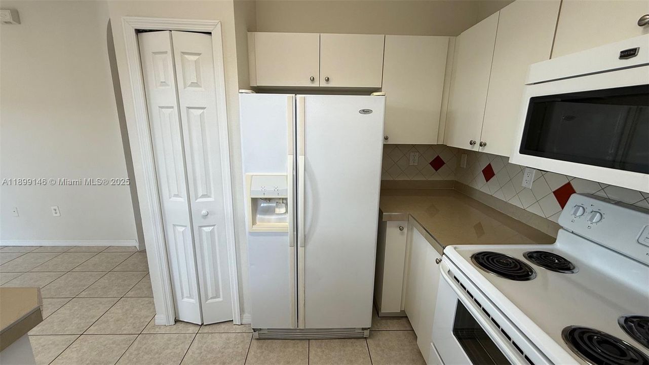 For Rent: $2,450 (3 beds, 2 baths, 1679 Square Feet)
