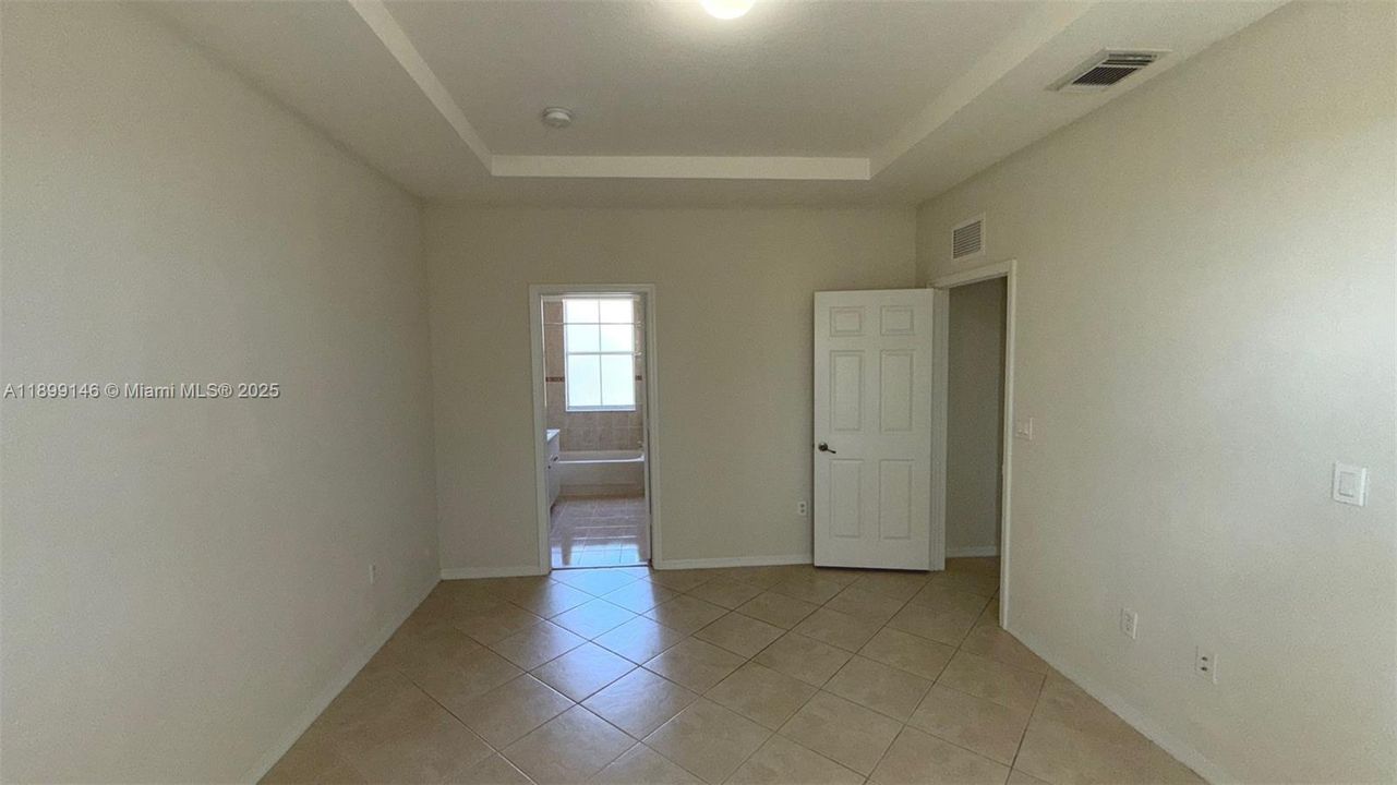 For Rent: $2,450 (3 beds, 2 baths, 1679 Square Feet)